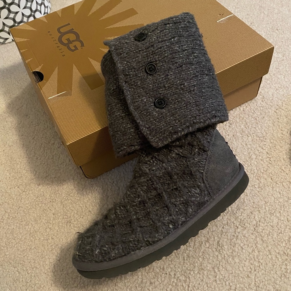 ❄️ Grey Lattice Cardy Uggs - Picture 4 of 12